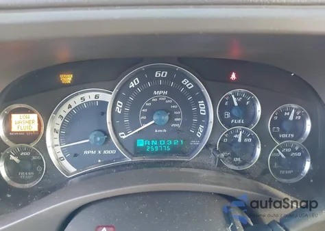 2002 Cadillac Escalade Standard z USA, uszkodzony, nr VIN 1GYEK63N22R132146